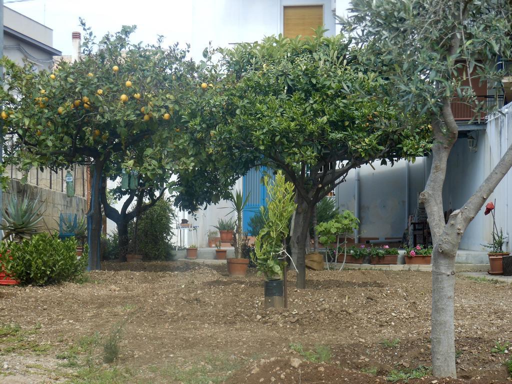 Il Giardino Del Corso Apartment Avola Bagian luar foto